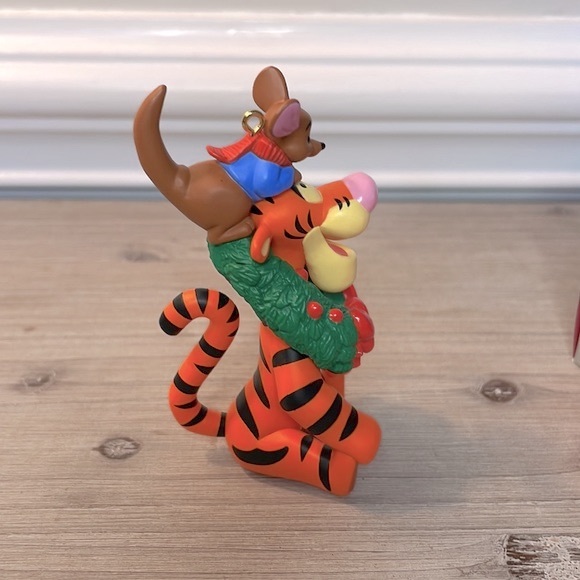1998 HALLMARK Keepsake Disney Winnie the Pooh Collection Christmas Ornament - Picture 3 of 8
